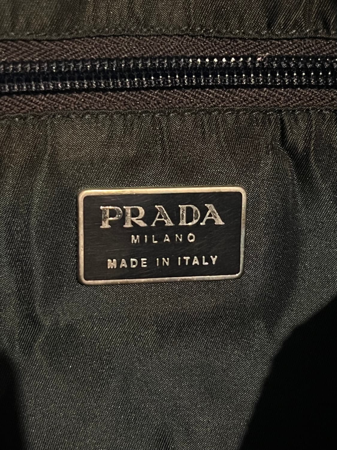 프라다 블루 벨벳 숄더백 상품이미지8