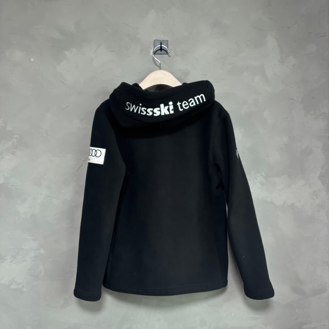 데상트 아우디 스위스 스키팀 플리스 상품이미지4