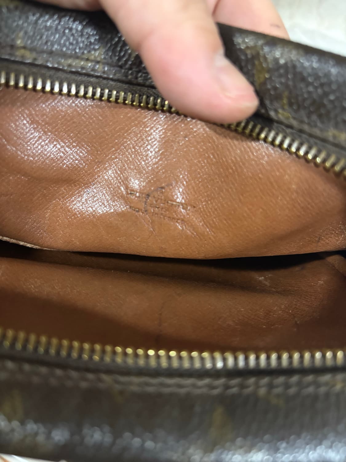 루이비통 모노그램 아마존 크로스백 상품이미지9