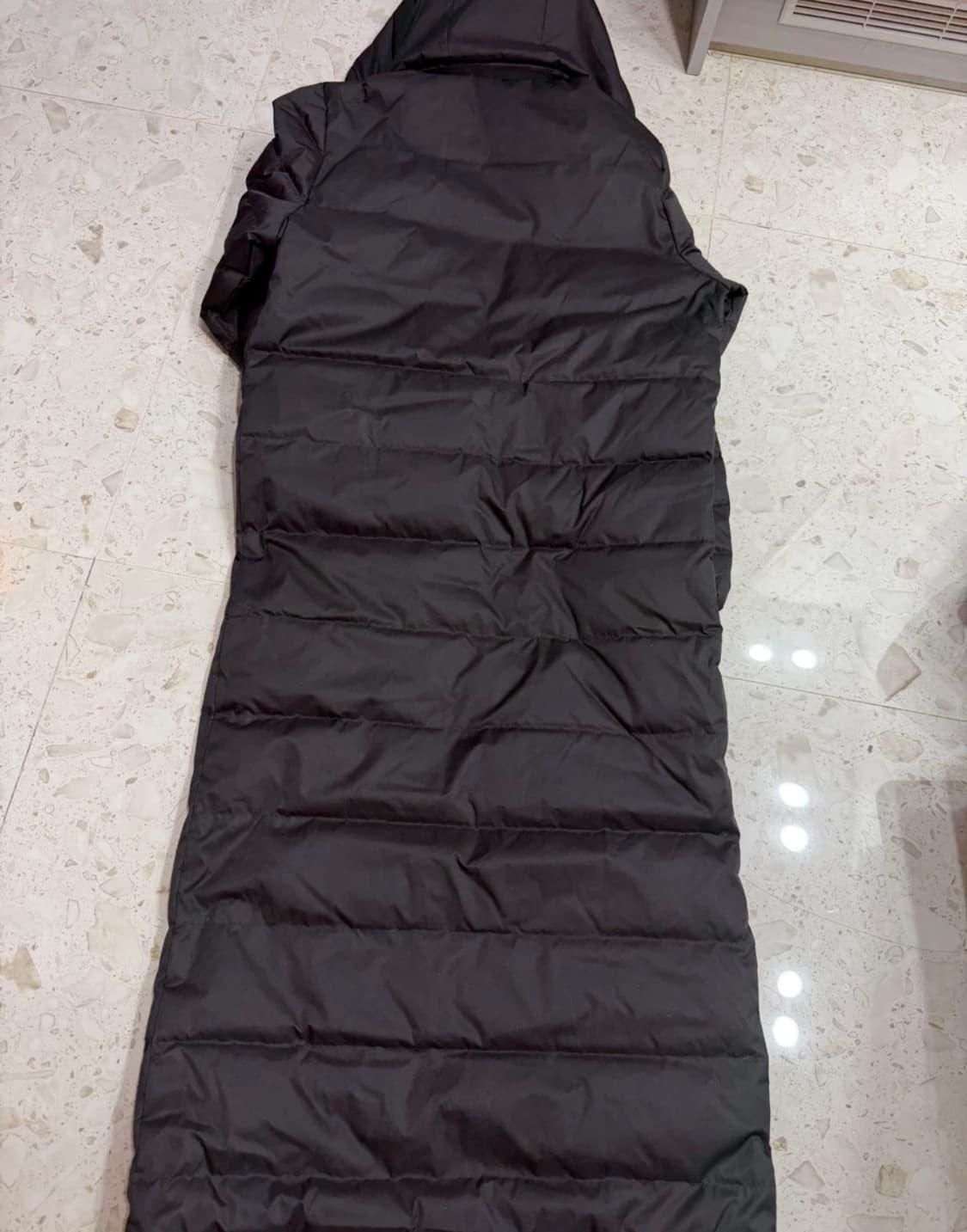 아디다스 경량롱패딩 095 블랙 새상품 상품이미지4