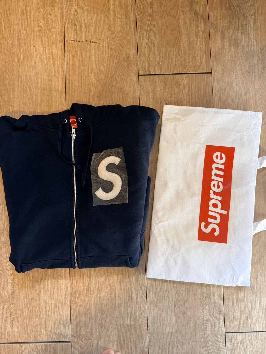 슈프림 S로고 후드집업 네이비 M 새상품 상품이미지2