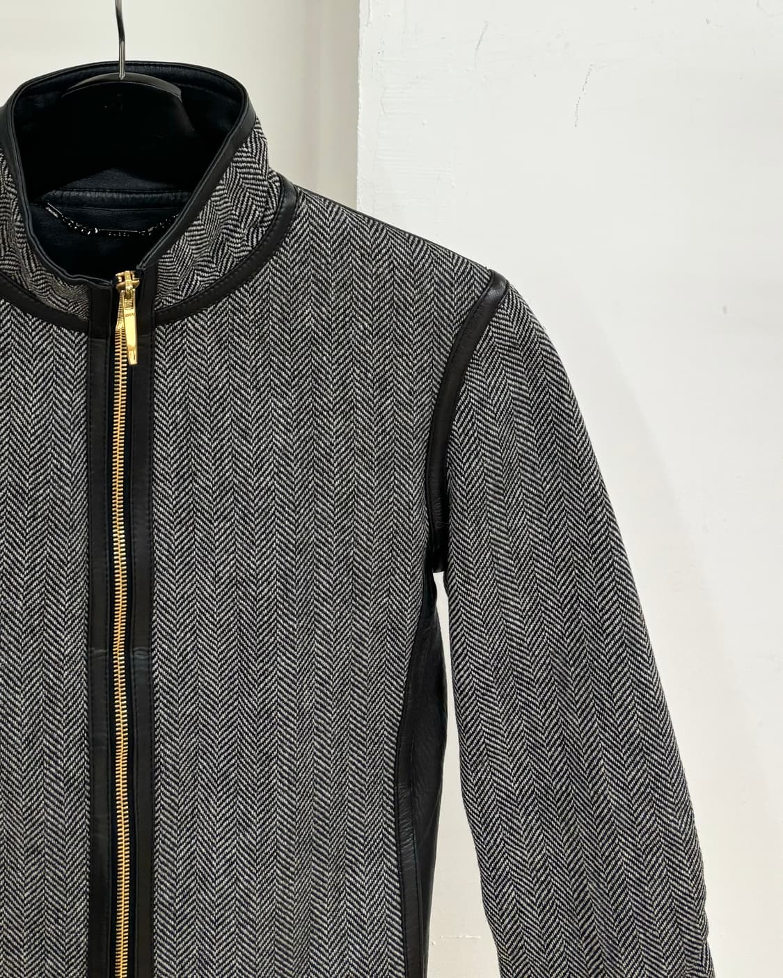 구찌 그레이 헤링본 블랙 가죽 트리밍 자켓 상품이미지4