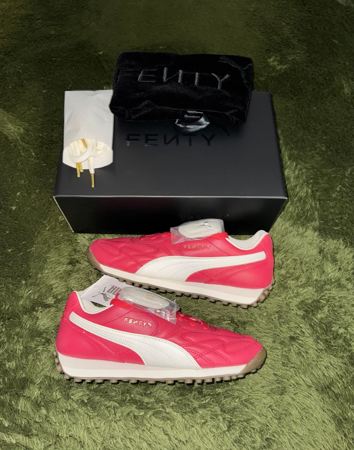 [270-280] 푸마 X FENTY 펜티 아반티 클럽 퀼티드 레드 검 상품이미지1