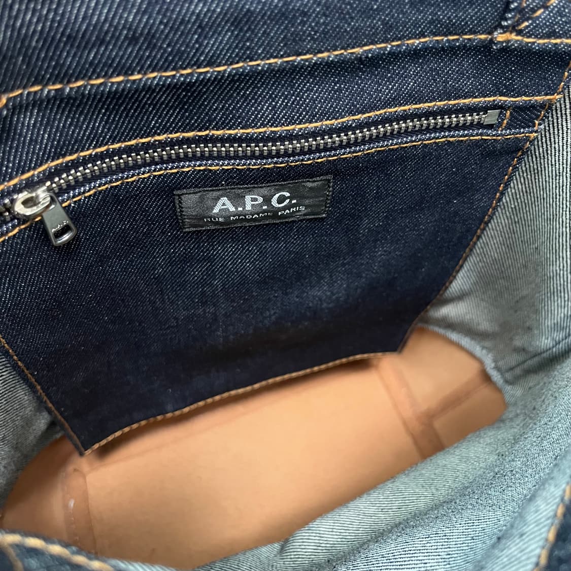 (새상품) 악셀 토트백 카라멜 스몰 상품이미지3