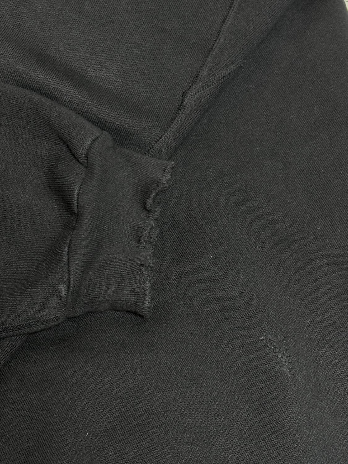 [4] 아프레쎄 26ss 빈티지 더블 브이 스웻 블랙 상품이미지8