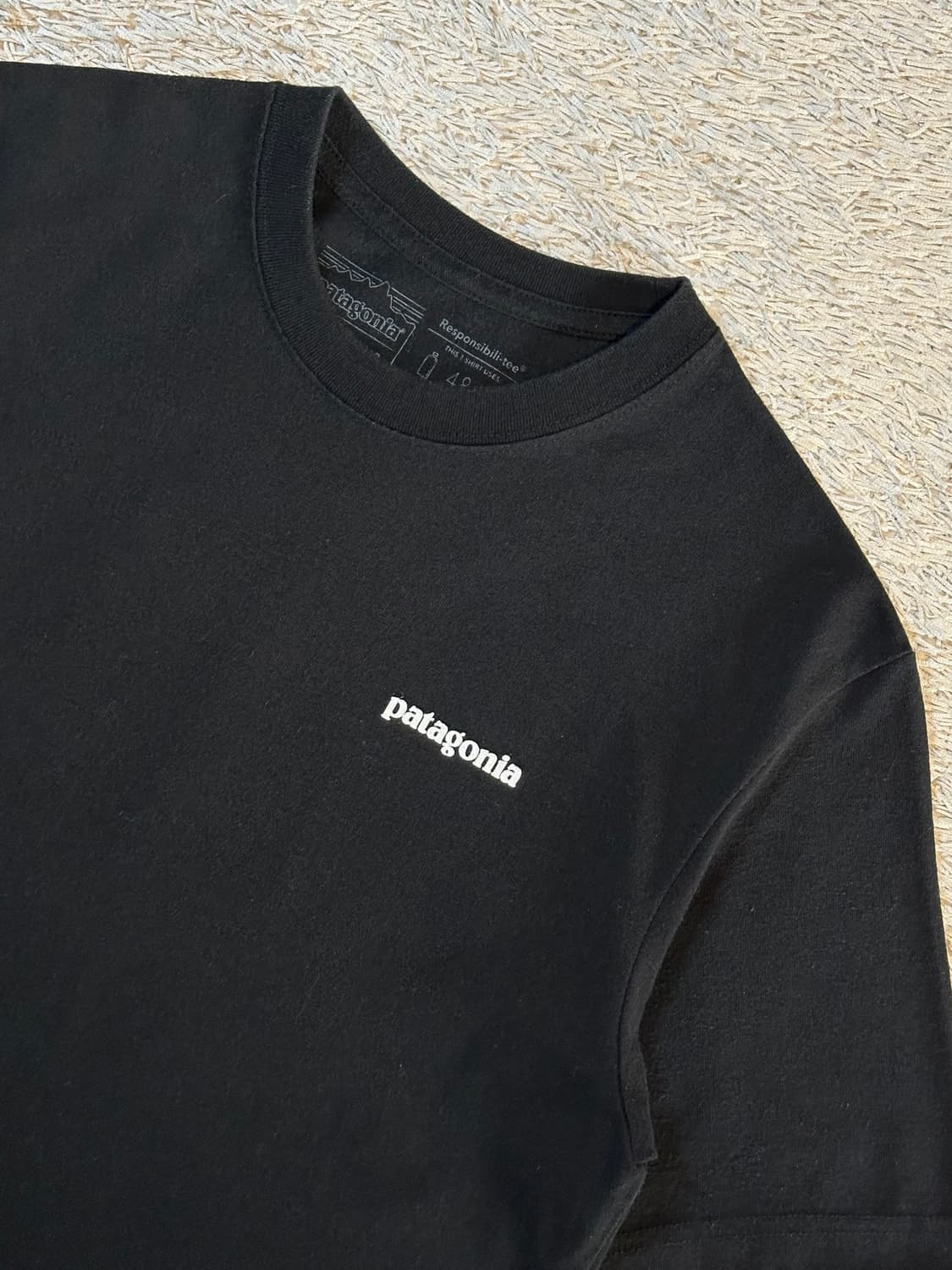 파타고니아 PATAGONIA 백프린팅 반팔 티셔츠 블랙 상품이미지3