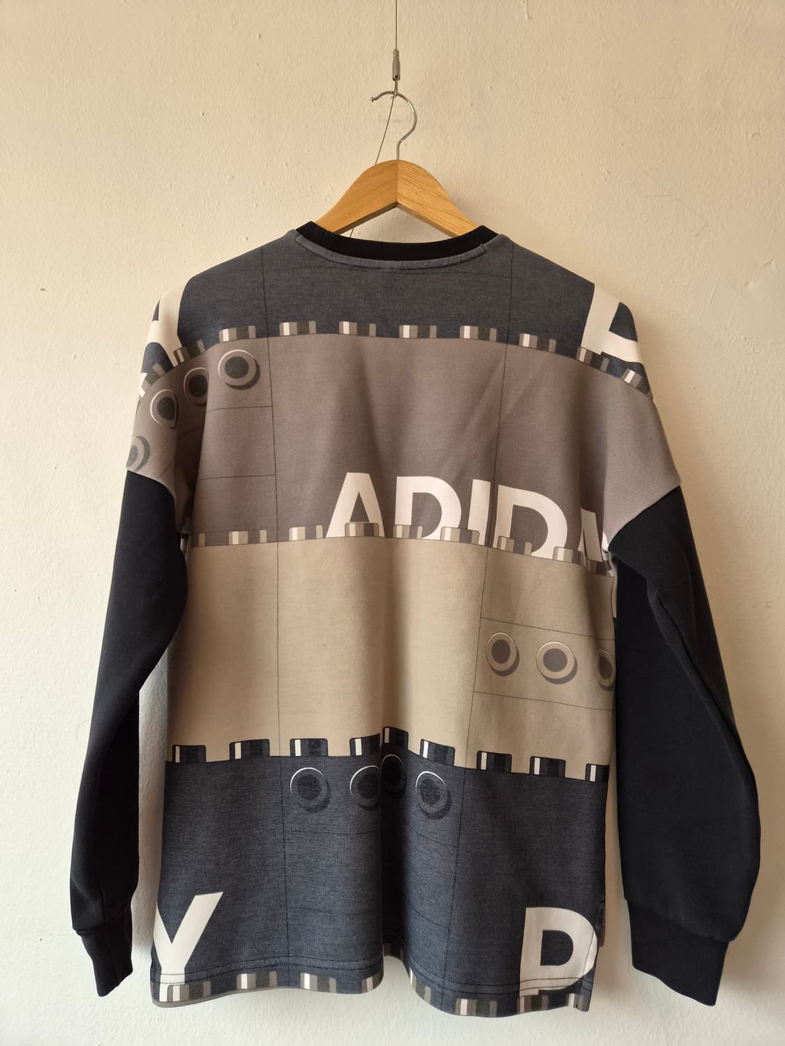 아디다스 키즈(여성가능) 레고라운드맨투맨티셔츠 160사이즈 상품이미지3