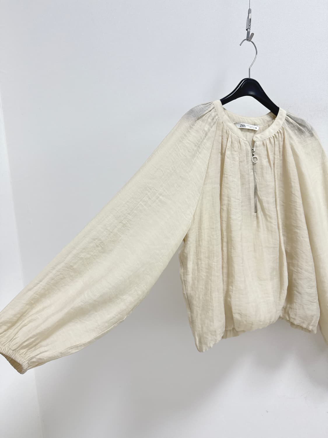 자라 zw컬렉션 리오셀 셔링 블라우스 상품이미지4