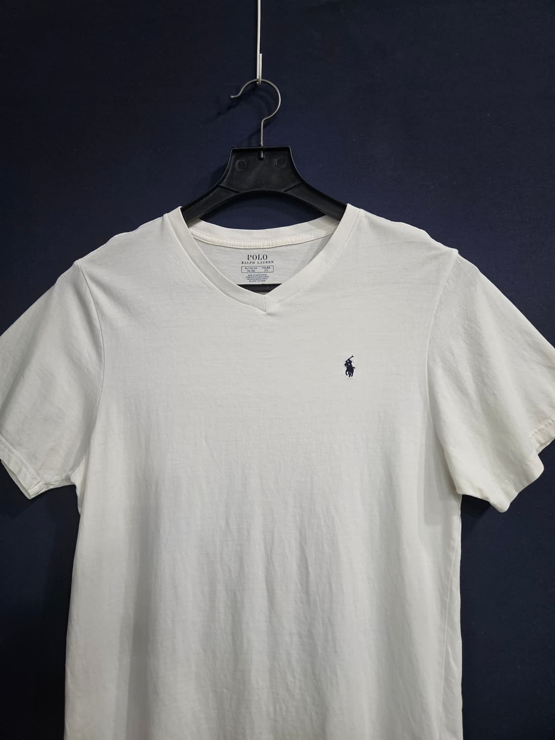 폴로 랄프로렌 화이트 남성 슬림핏 100~105 브이넥 반팔티  상품이미지6