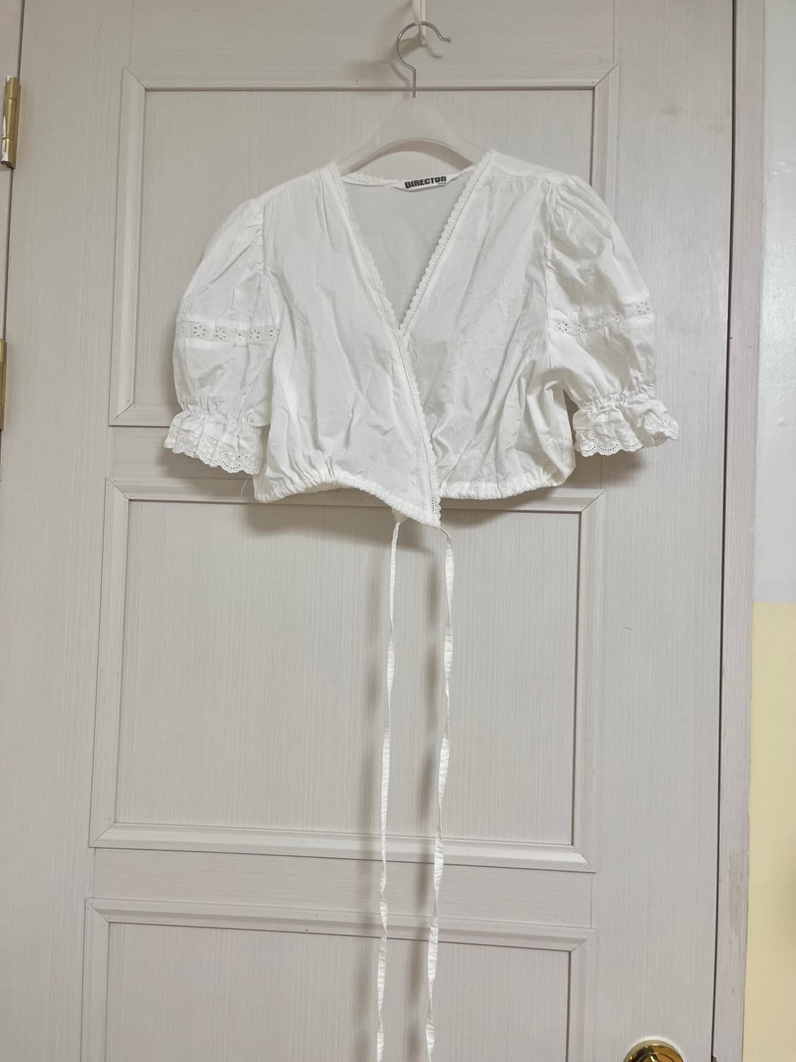 아일렛 화이트 크롭 제니 블라우스 상품이미지4