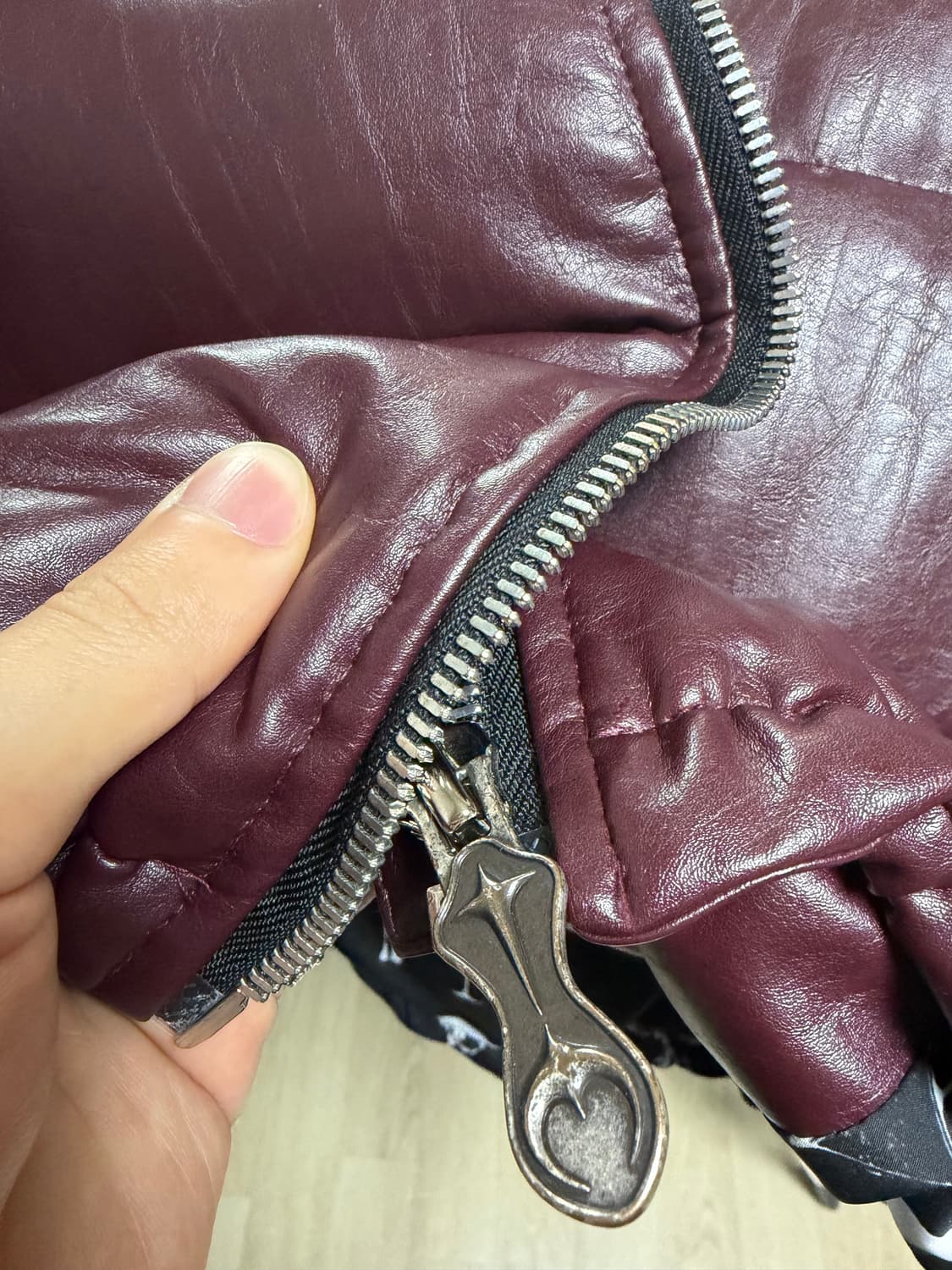 떠그클럽 레더패딩 버건디 3사이즈 상품이미지3