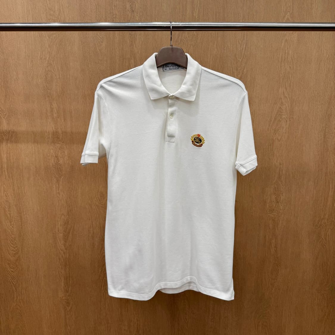 버버리 클래식 크레스트 자수 로고 피케 반팔 카라티 화이트 상품이미지2