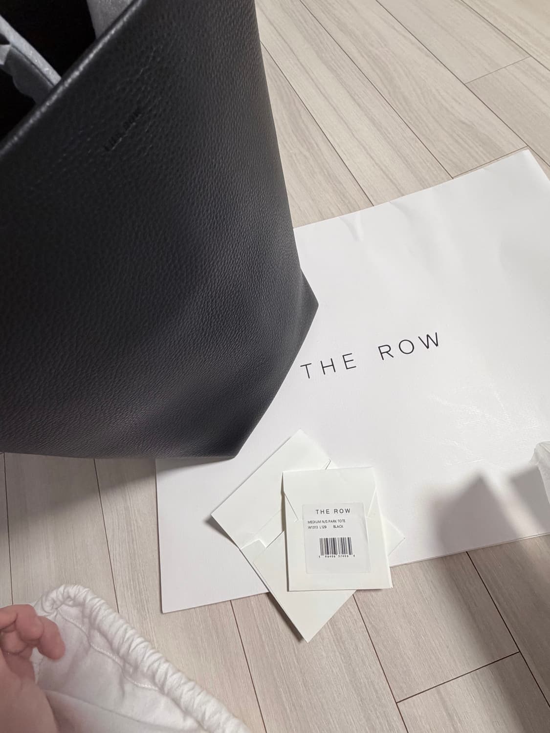 [미사용] 더로우 파크백 미디움 블랙 상품이미지2