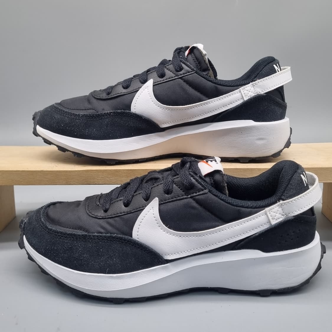 나이키 와플데뷰 검흰 여성운동화240 상품이미지1