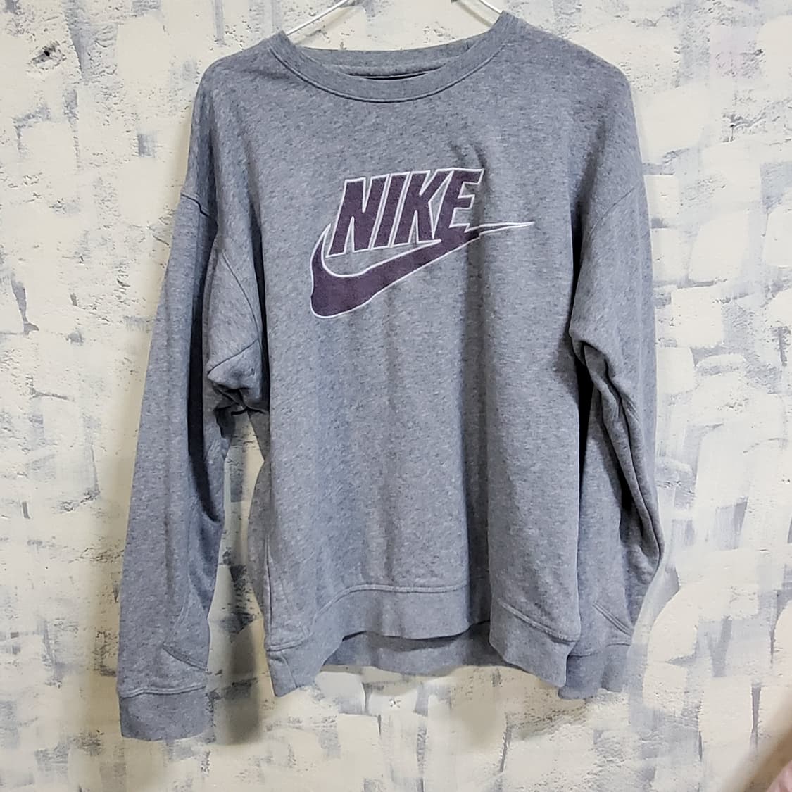 나이키 로고  맨투맨  상품이미지1