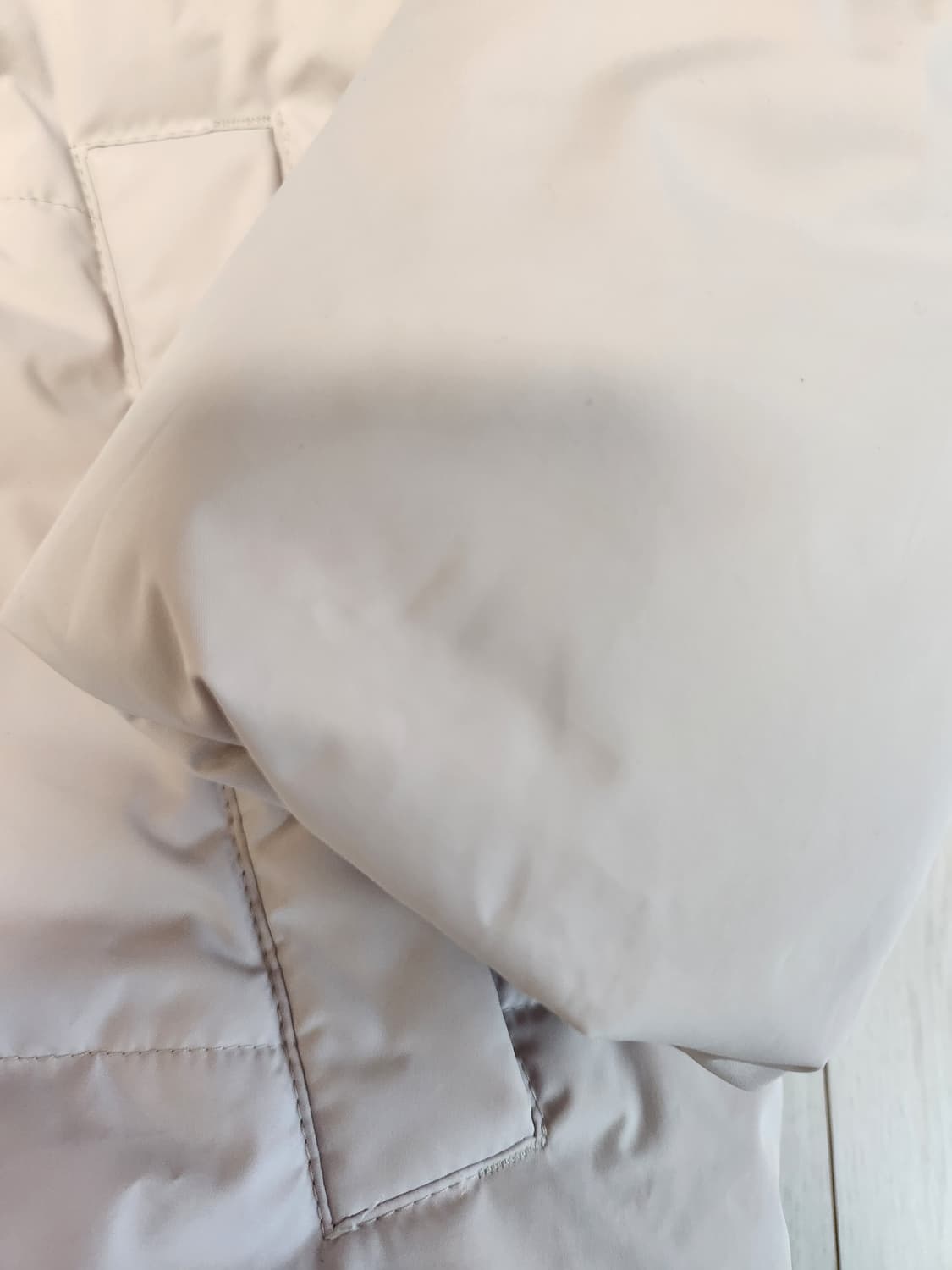 노스페이스 남녀공용 로프티 다운 숏패딩 자켓 NJ1DN84B 사이즈M 상품이미지3