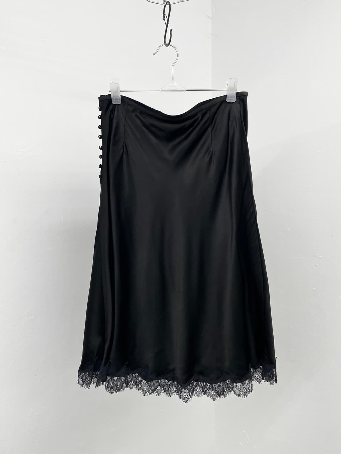 블랙 레이스 새틴 버튼 스커트 상품이미지1