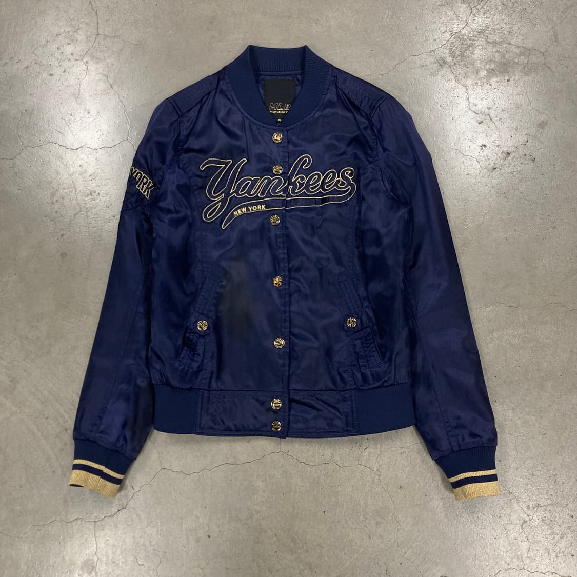 MLB 네이비 컬러 뉴욕양키스 스펠아웃 바시티 자켓 상품이미지1