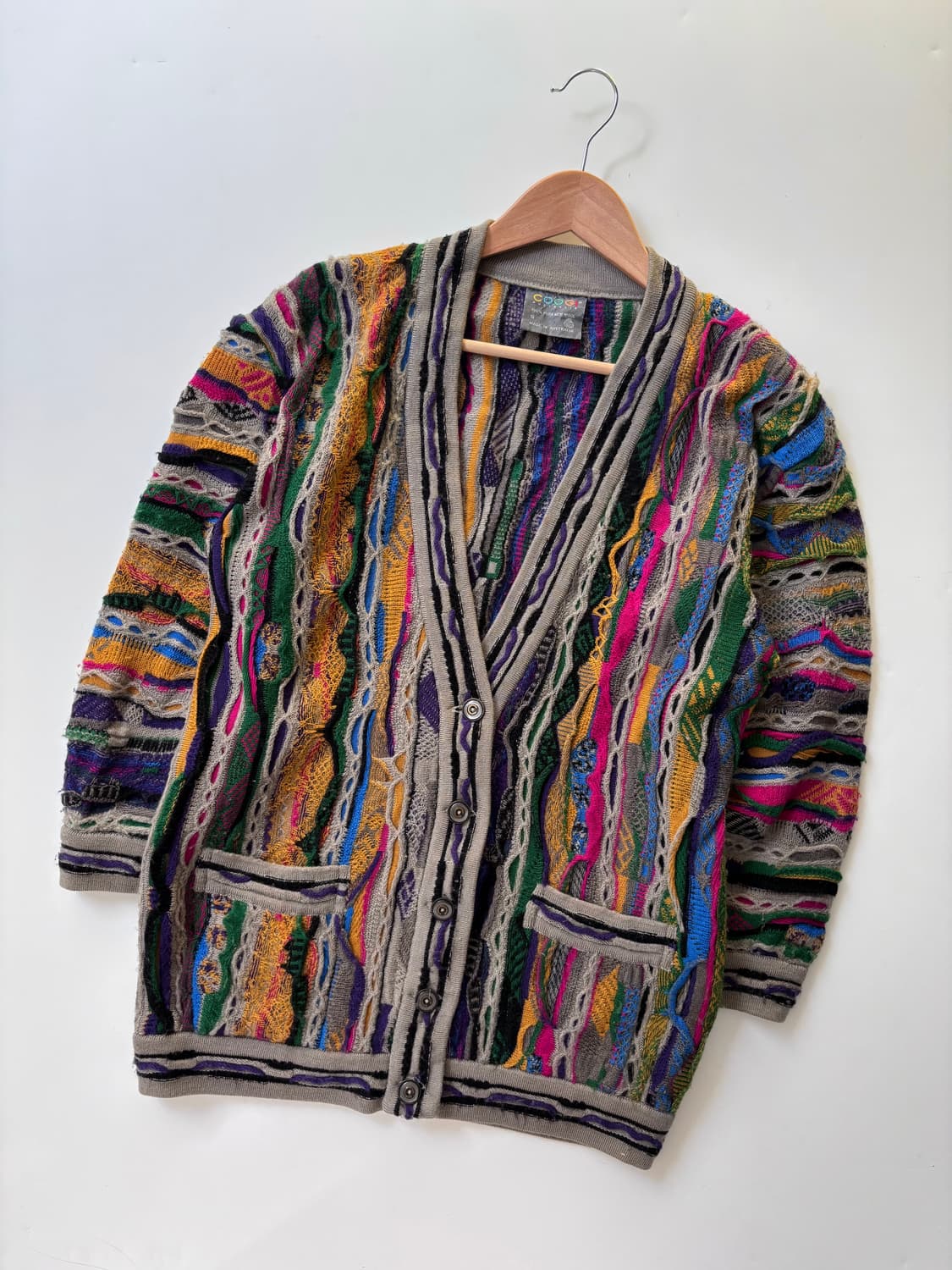 Coogi 쿠지 멀티컬러 케이블 브이넥 니트 가디건 상품이미지1