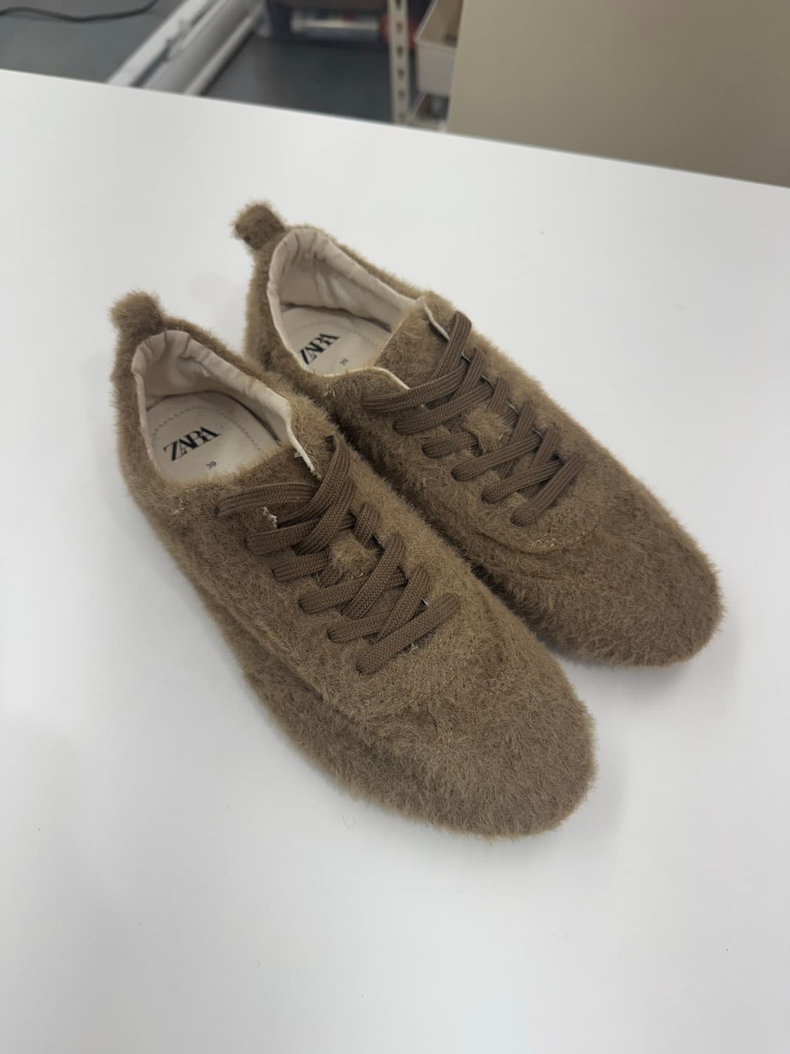 자라 퍼 스니커즈 39  상품이미지1