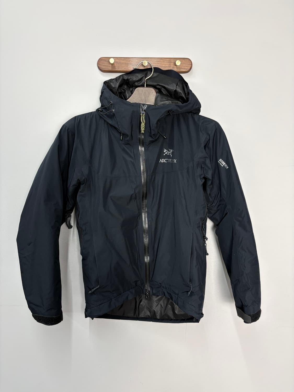 아크테릭스 피션 고어텍스 패딩 자켓 A3596 상품이미지2