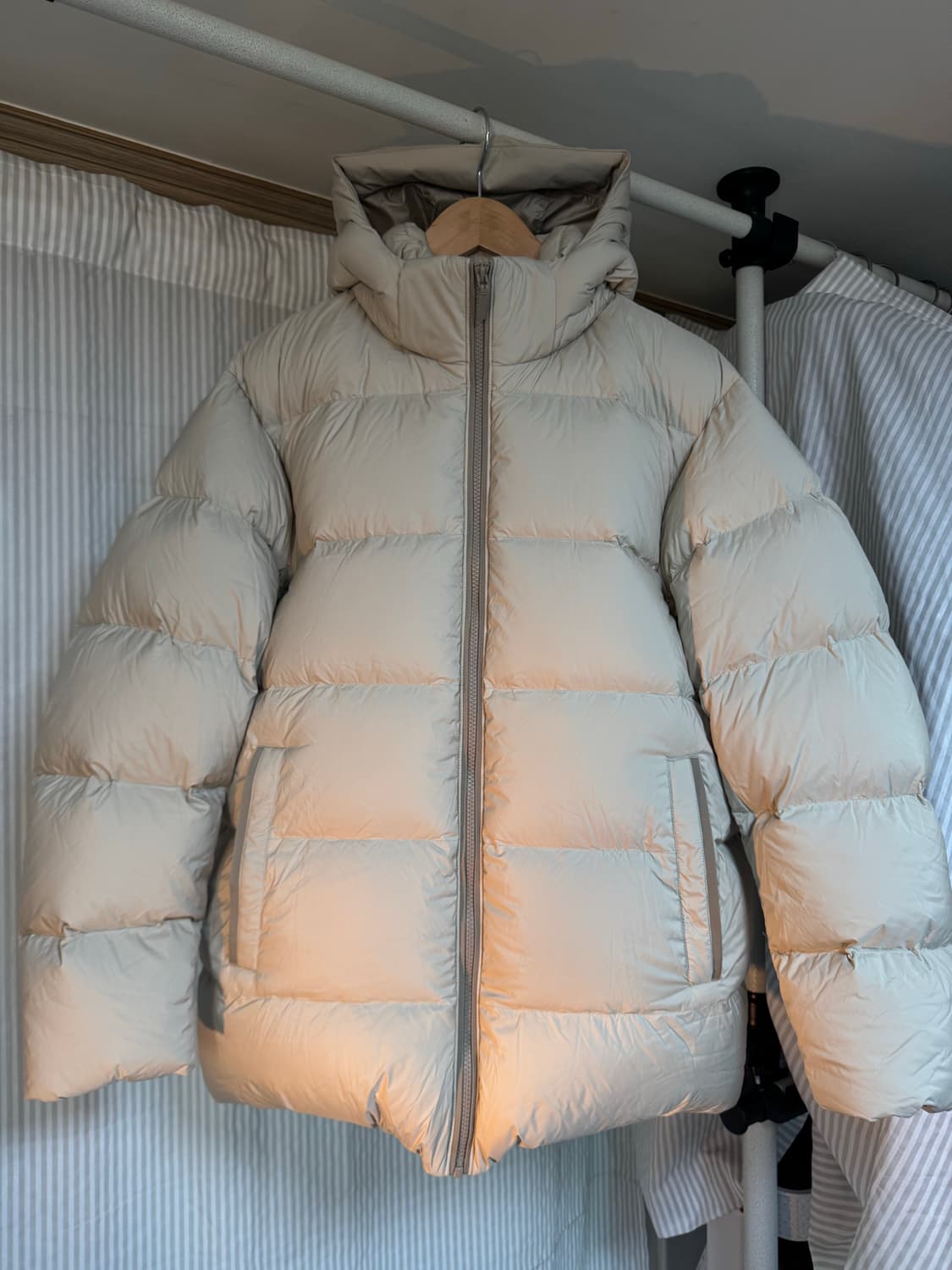 [L]유니클로 파우더 소프트 다운자켓 패딩 상품이미지1