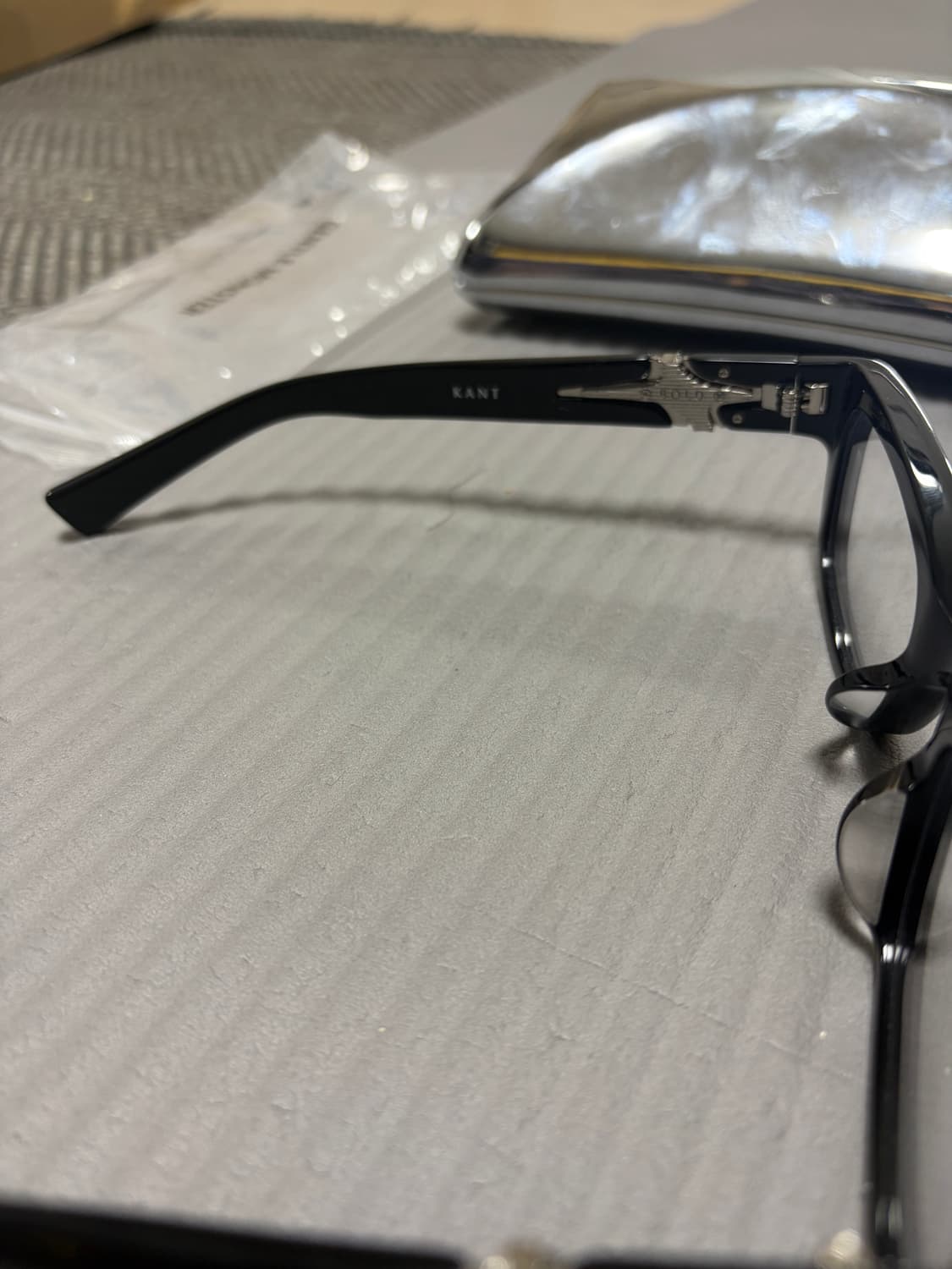 젠틀몬스터 칸트01 블랙 상품이미지3