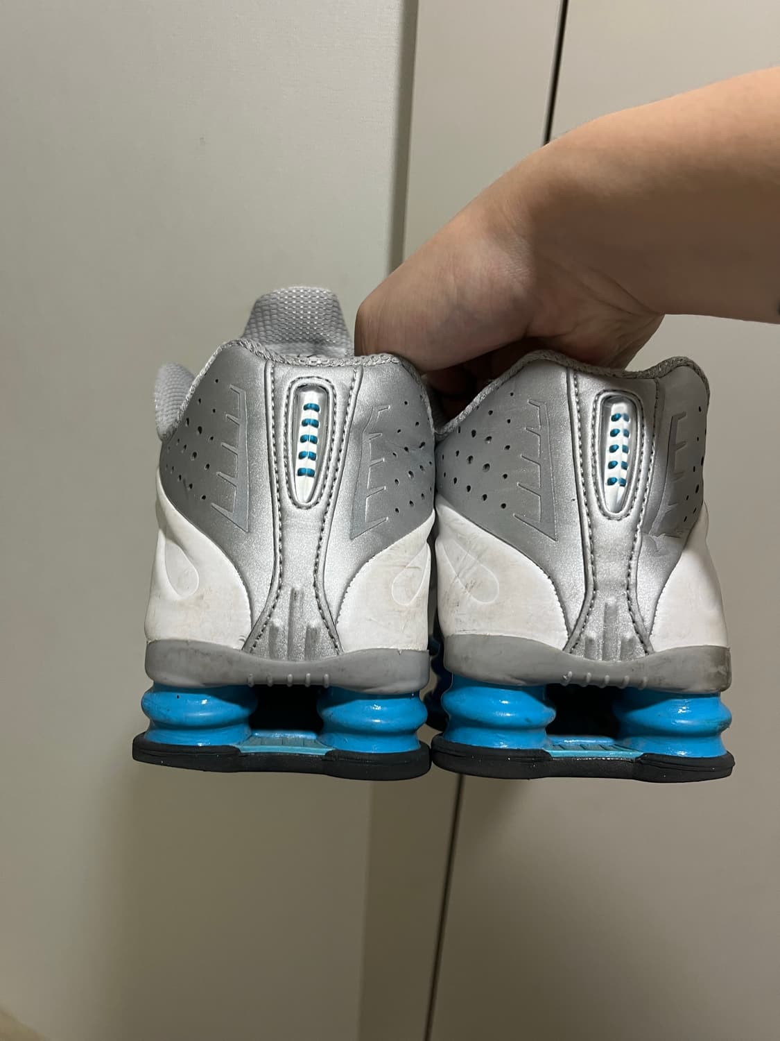 나이키샥스 R4 270사이즈 팝니다 상품이미지3