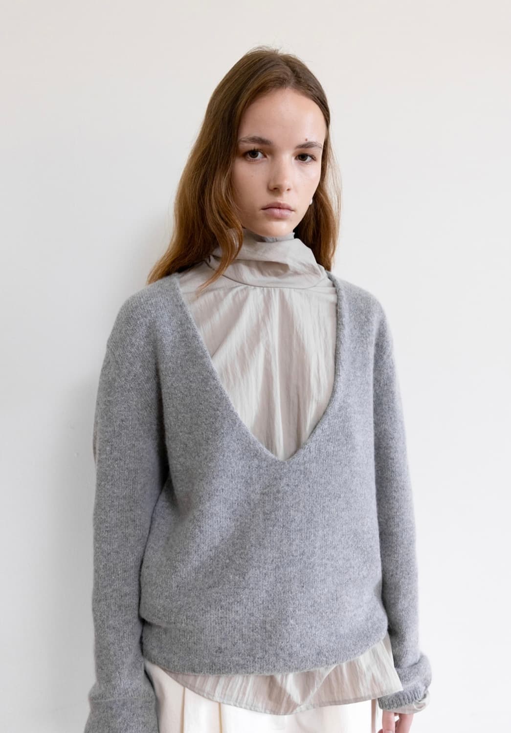 suamar 수아마르 딥 넥 니트 상품이미지1