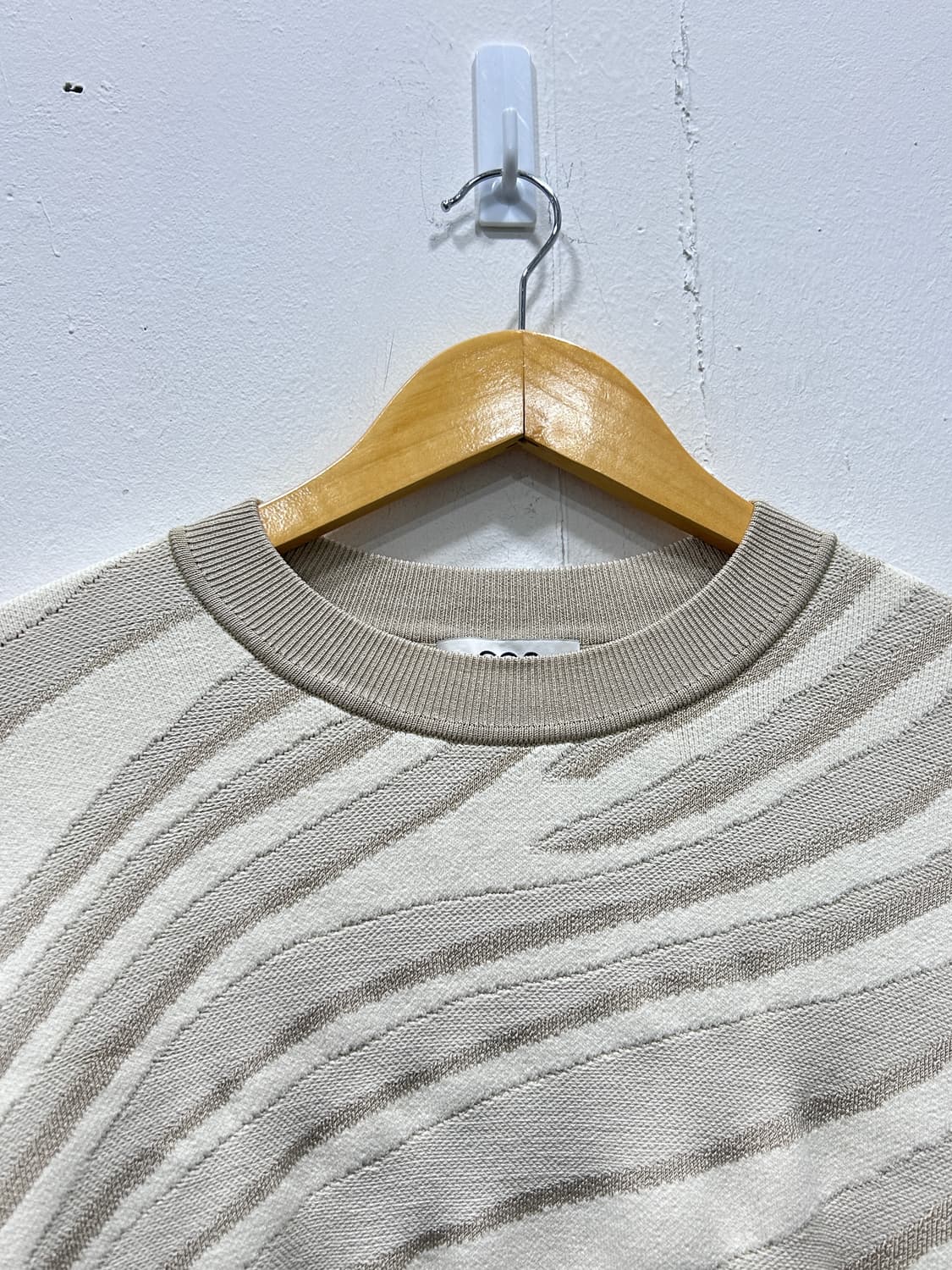 [S] COS 코스 아이보리 웨이브 오버핏 니트 여성 S사이즈 상품이미지3