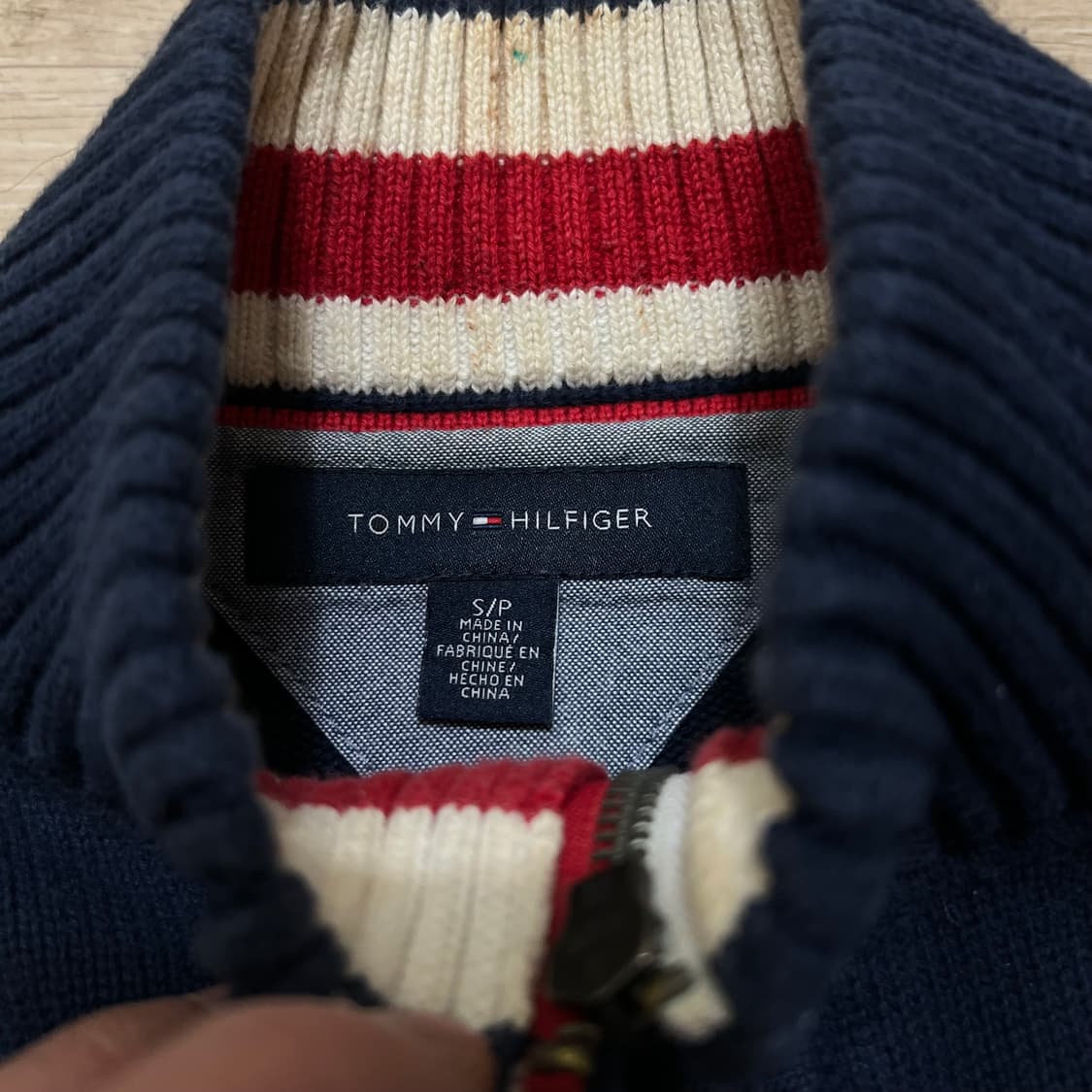 타미힐피거 빅로고 자수 패치 하이넥 니트집업 [네이비] S/90 상품이미지6