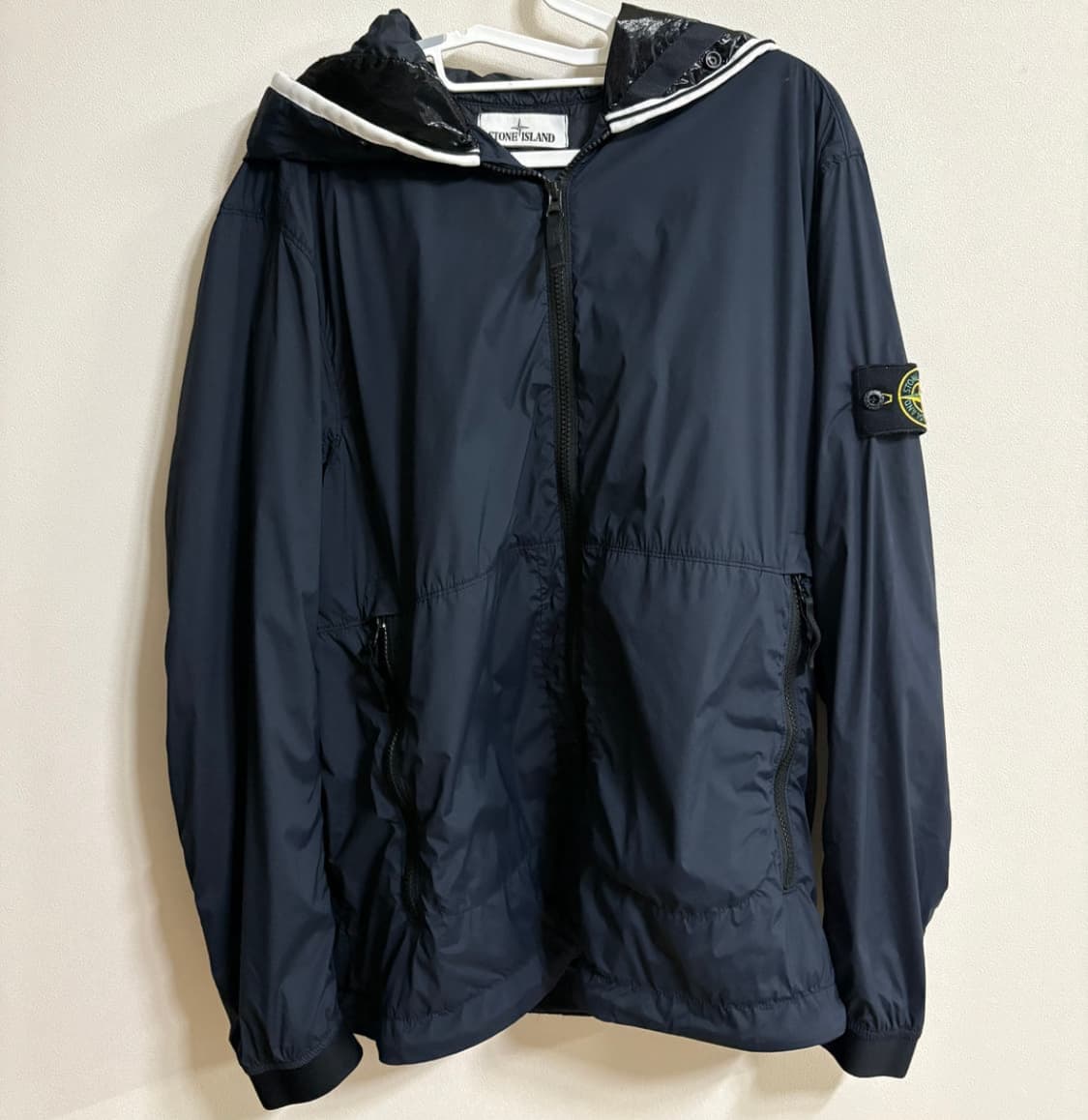 스톤아일랜드 스킨터치 바람막이 네이비  상품이미지2