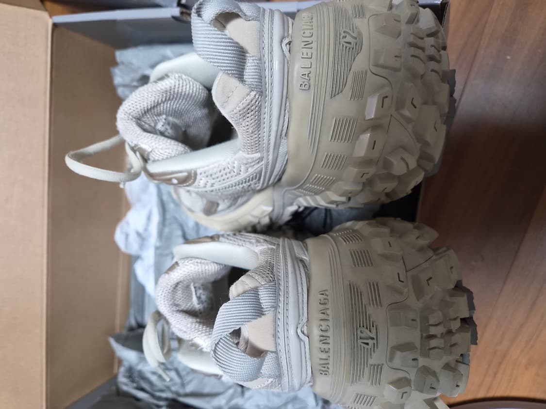 발렌시아가 디펜더 베이지 42사이즈 밑창보강 완료 상품이미지5