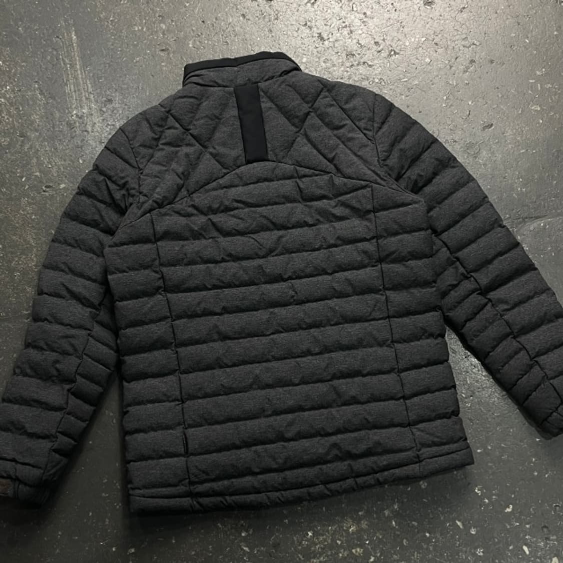 100 아이더 경량패딩  상품이미지6