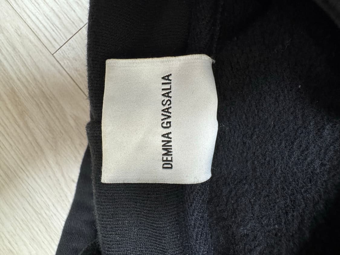 [VETEMENTS] 16FW 초판 메탈 로고 후드 (XS / 정품) 상품이미지6