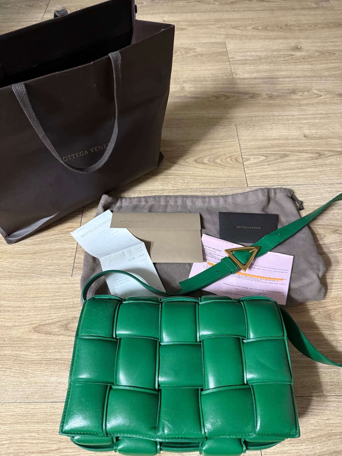 보테가베네타 패딩 카세트백 그린 상품이미지1