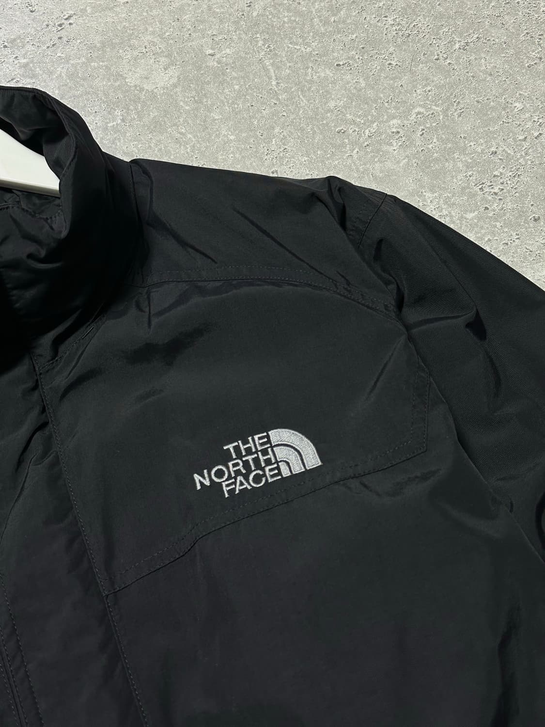 노스페이스 그레이로고 하이벤트 블랙 바람막이 상품이미지3