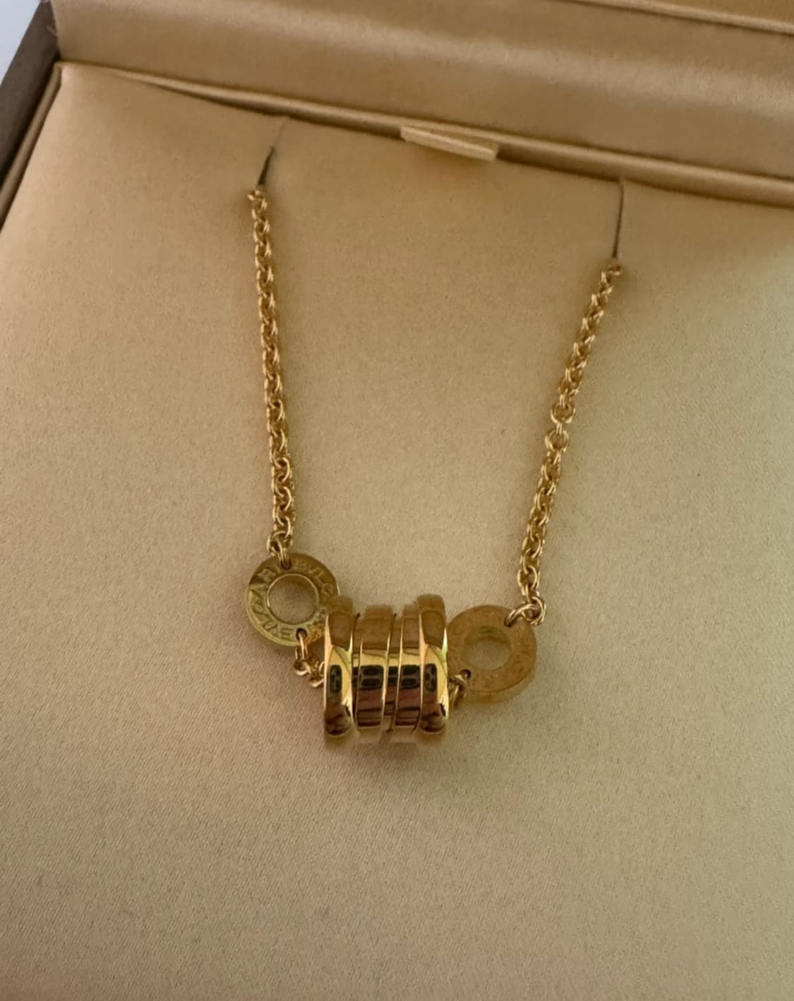 불가리 비제로원 브레이슬릿 옐로우골드 ML 상품이미지1