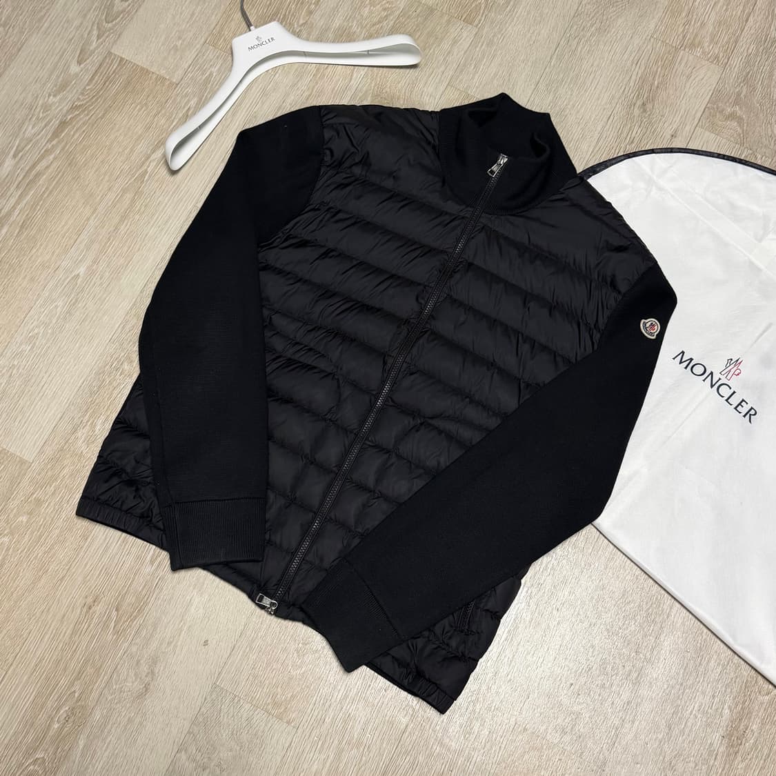 [블랙2XL/새상품급] 몽클레어 니트패딩 김현우 니트패딩 트리콧 블랙 상품이미지1