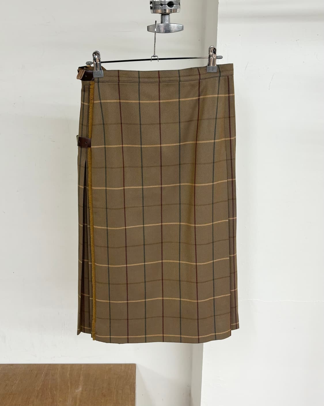 버버리 브라운 체크패턴 버클 스커트 상품이미지1