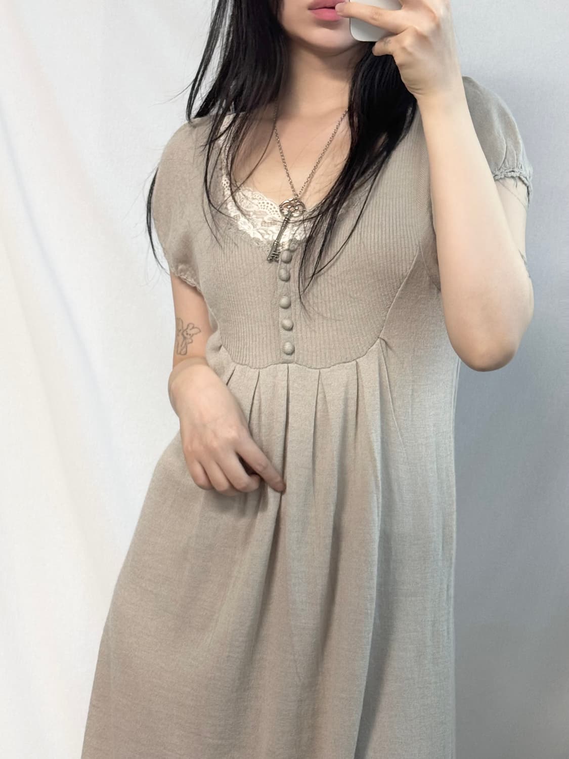 버튼 넥 퍼프 슬리브 니트 원피스 (+레이스 이너) 상품이미지6