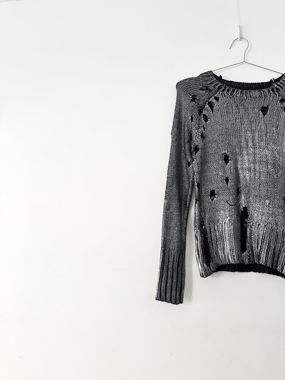 Grunge punching silver knit 상품이미지2
