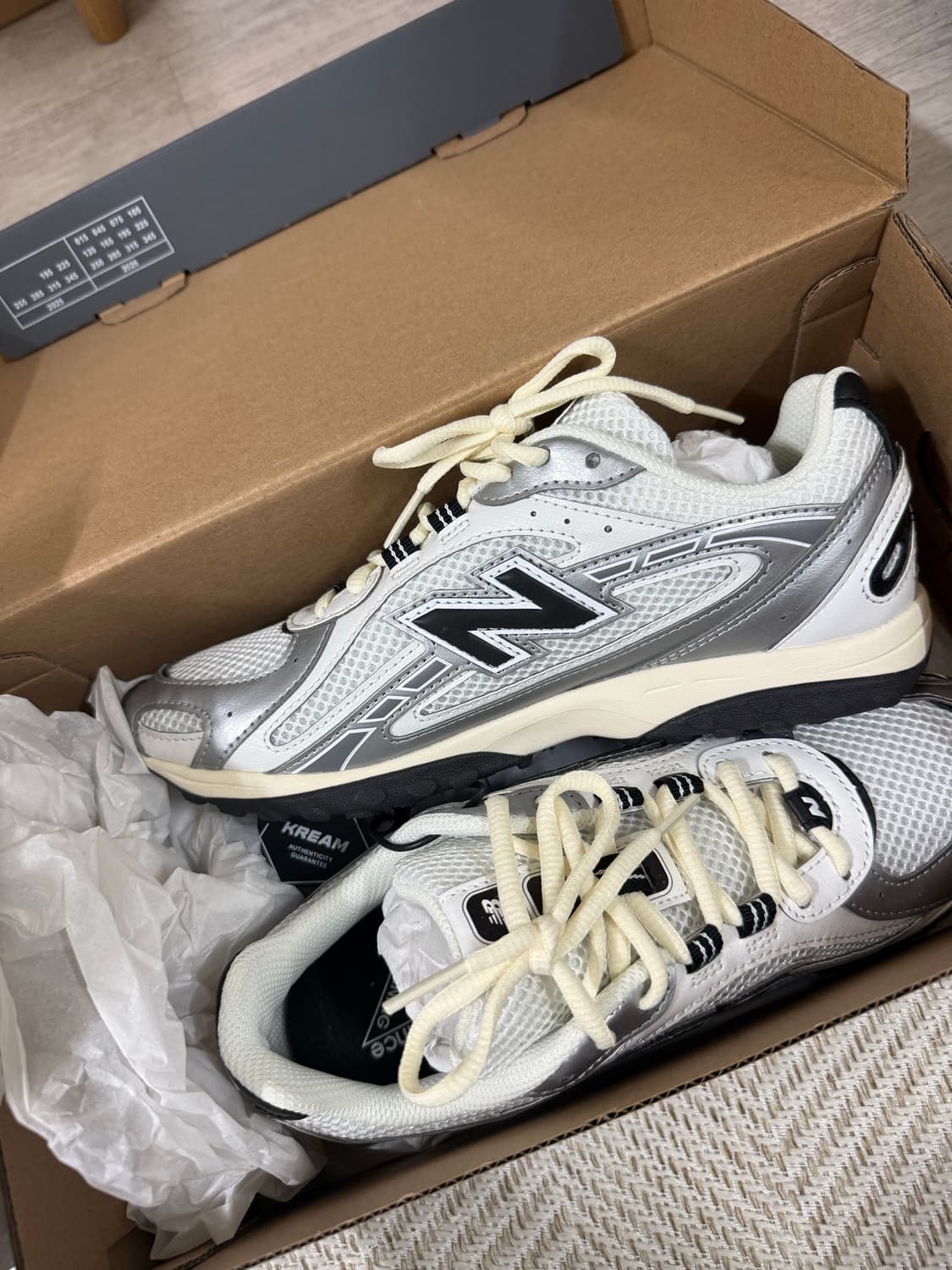 뉴발란스 U204LSWB 실버 메탈릭 230mm 상품이미지1