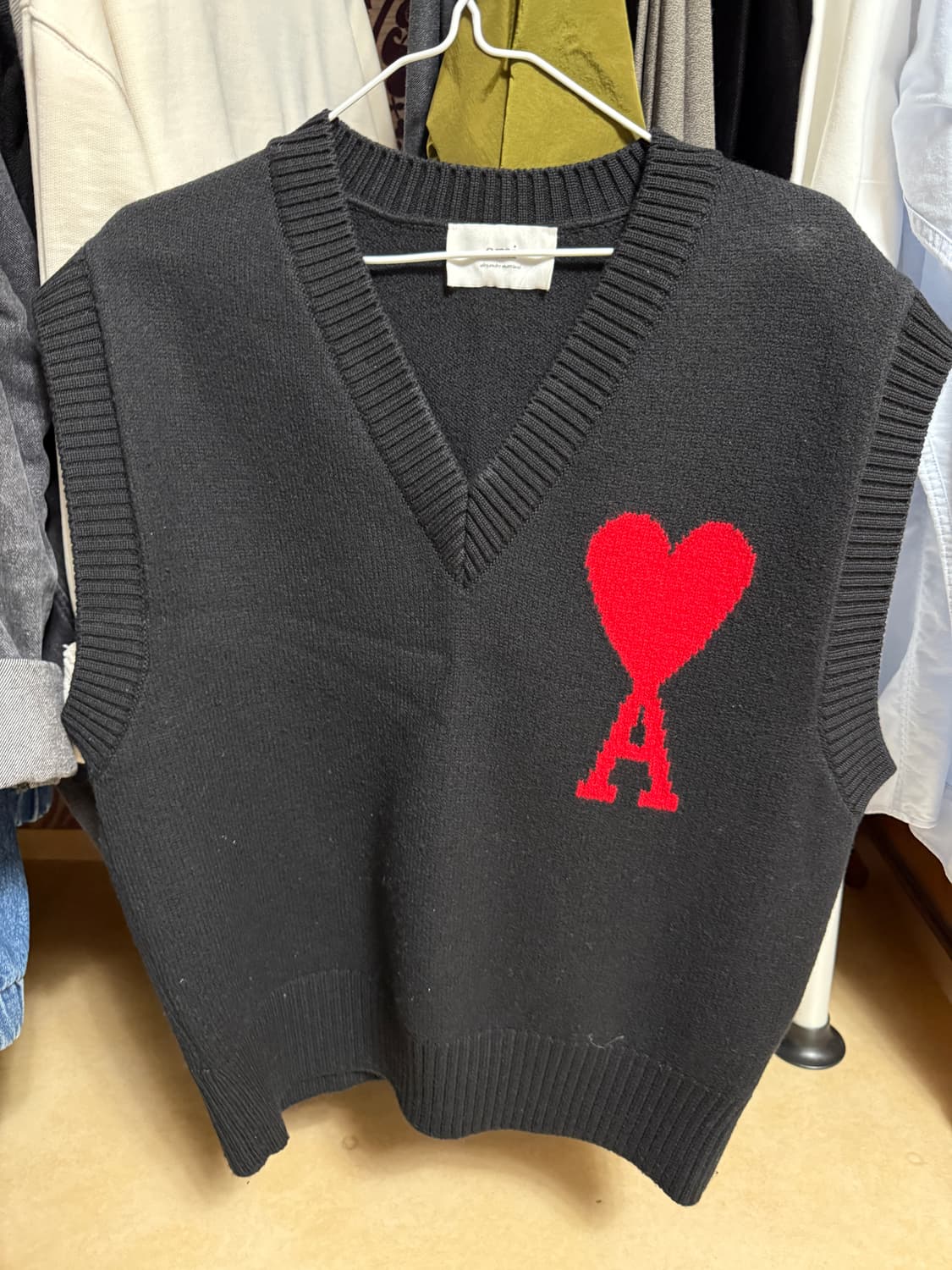 [정품] 아미파리스 빅하트로고 니트 베스트 조끼 상품이미지1