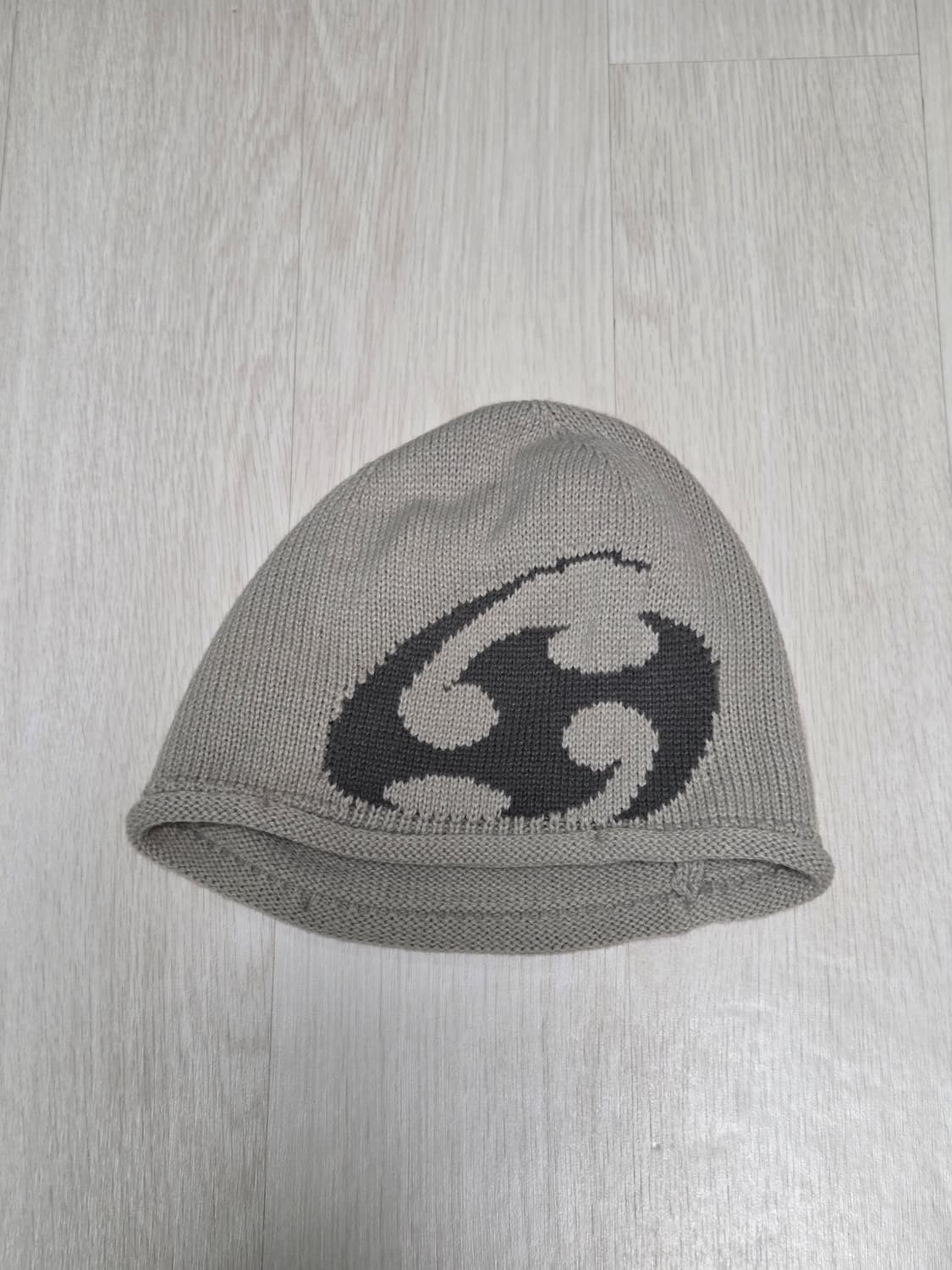 산산기어 로고 비니 웜 그레이 24ss 상품이미지3