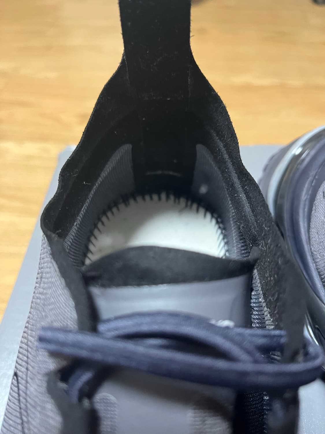 [41] 발렌시아가 아나토믹 러너 스니커즈 그레이 상품이미지3