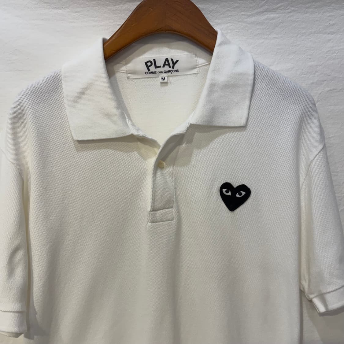 꼼데가르송 플레이 블랙와펜 화이트 폴로 카라티셔츠 상품이미지2