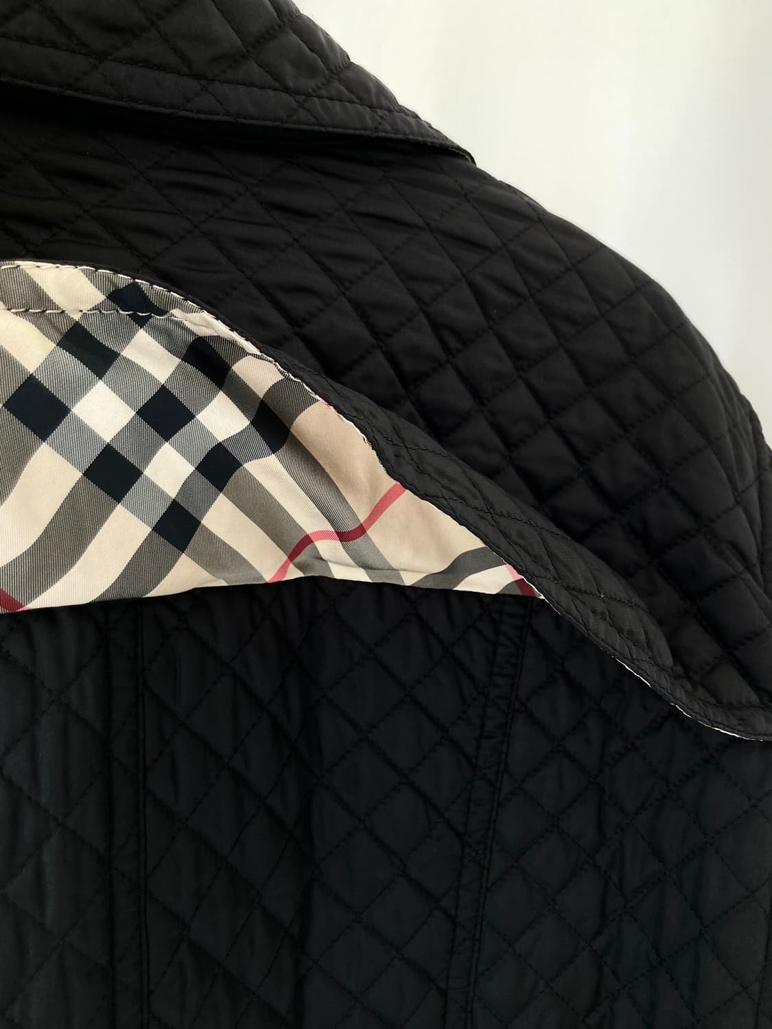 거의새것) 정품 버버리 다이아몬드 여성 퀼팅자켓77 상품이미지5