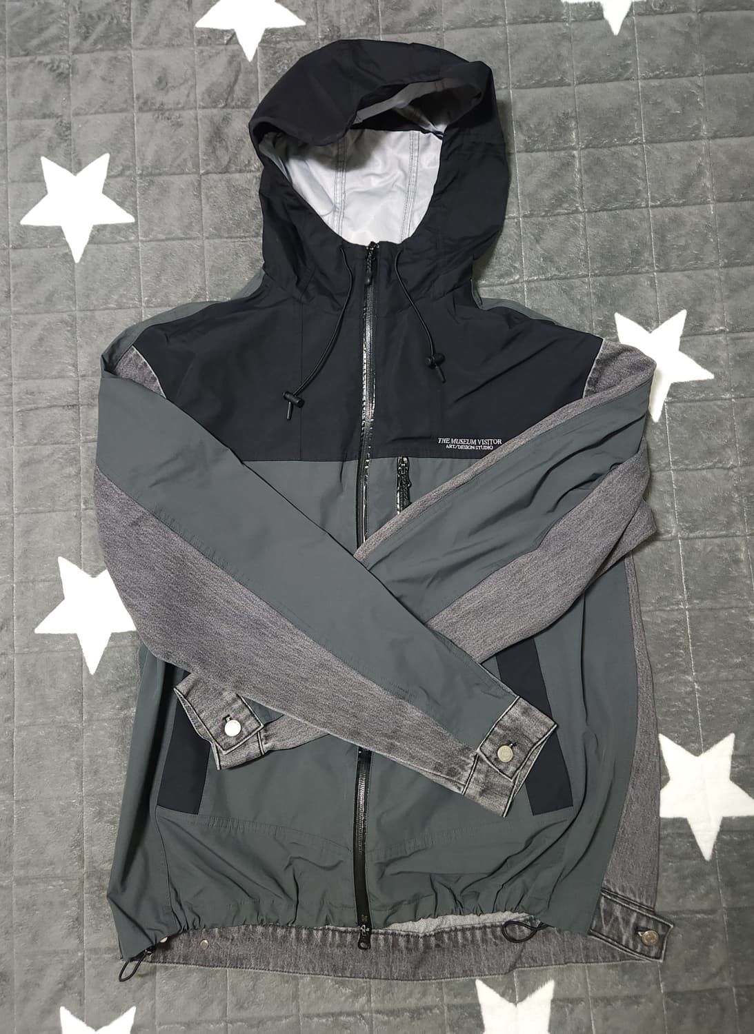 더뮤지엄비지터 하이브리드 데미지 윈드브레이커 자켓 상품이미지1