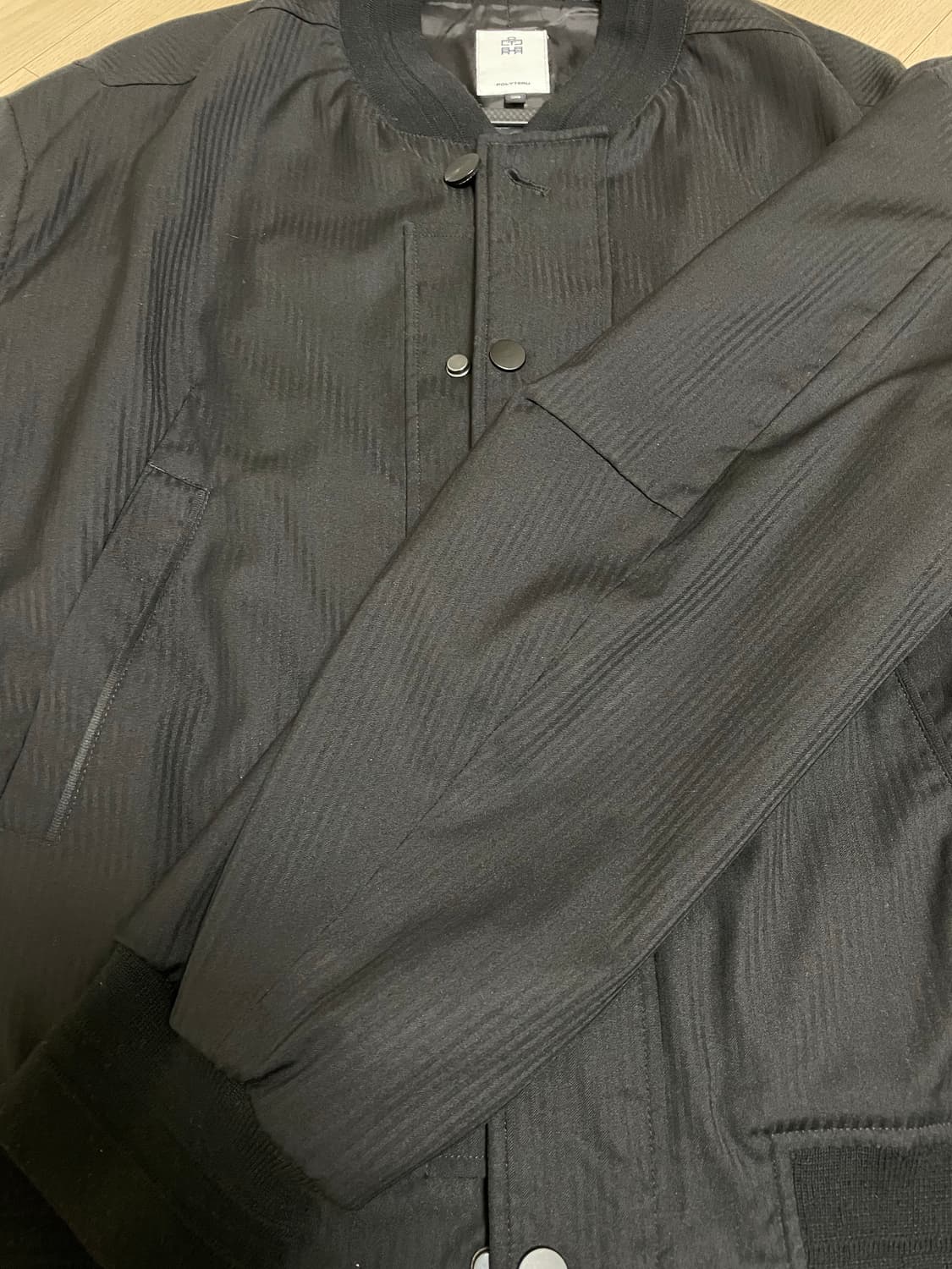 3) 폴리테루 울 바시티 봄버 스트라이프드 블랙 상품이미지4